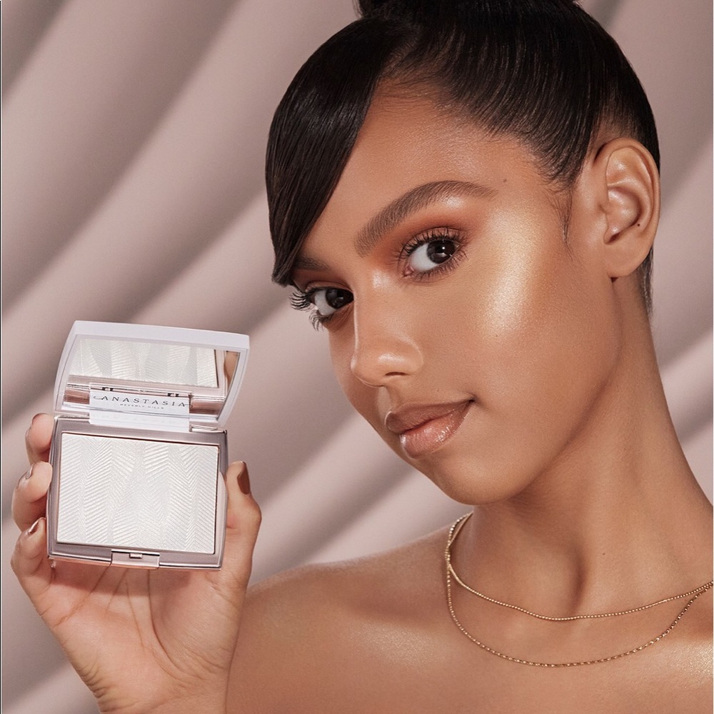 Anastasia Beverly Hills Iced Out Highlighter - Picture 8 of 12